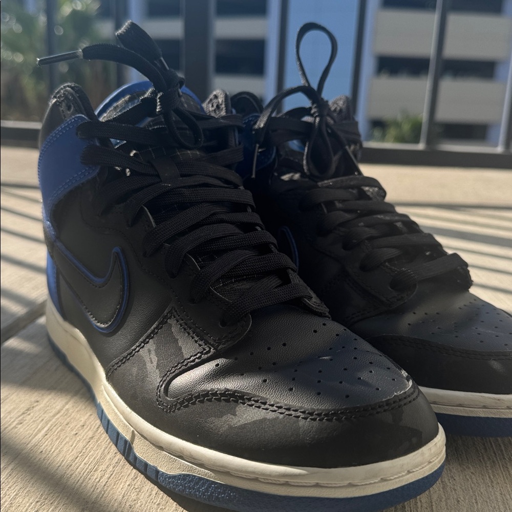 Nike Black and Blue Athletic Shoes